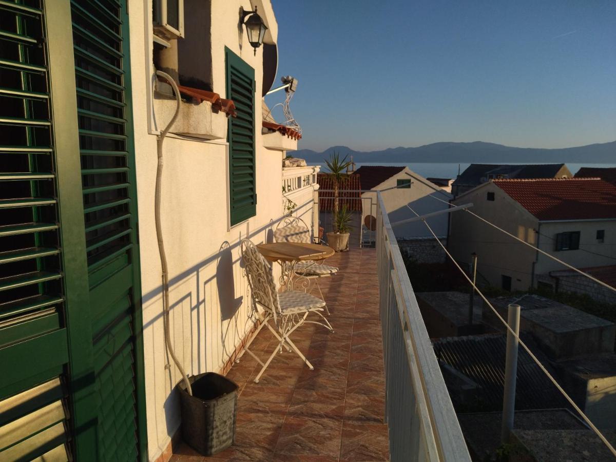 Apartments Maja I Mate Sucuraj Exterior photo