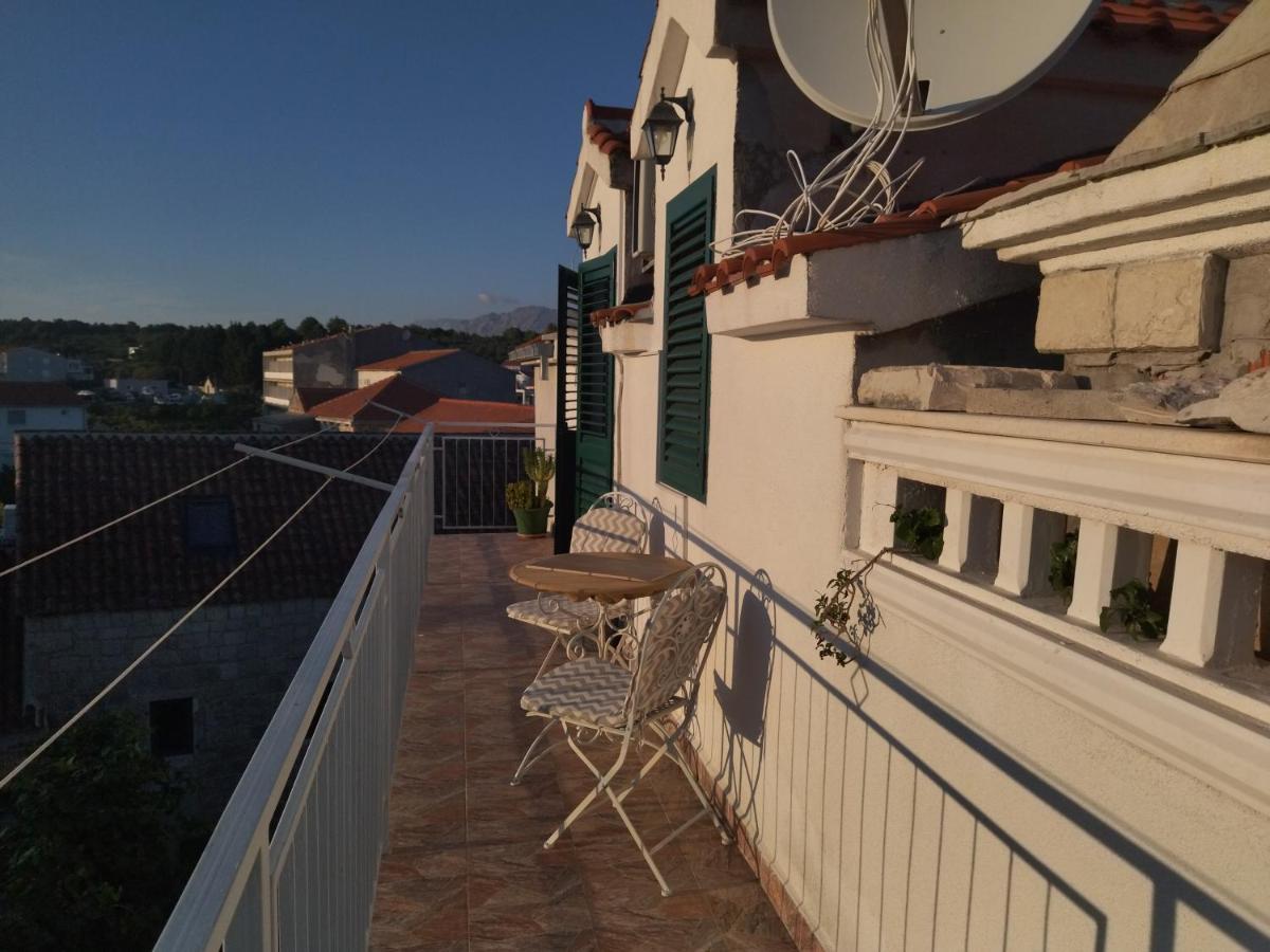 Apartments Maja I Mate Sucuraj Exterior photo
