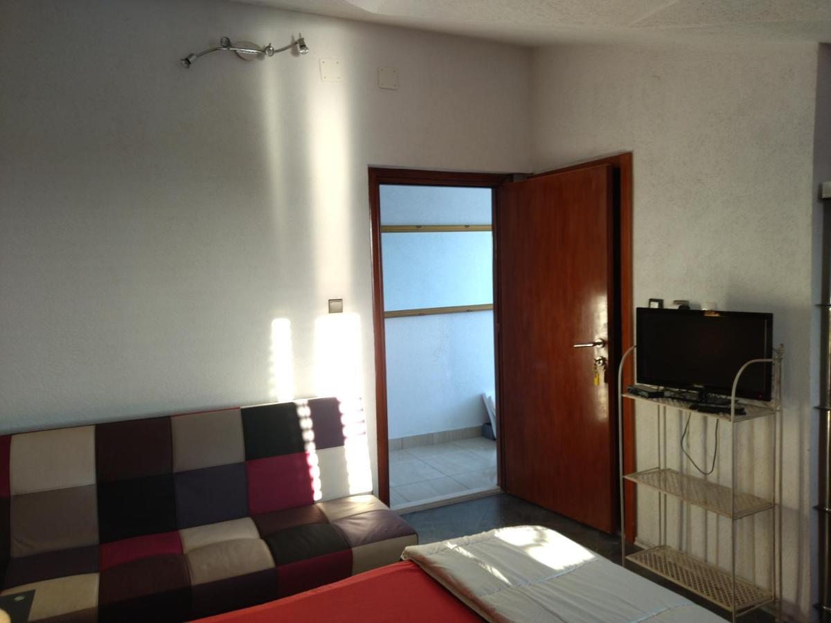 Apartments Maja I Mate Sucuraj Exterior photo