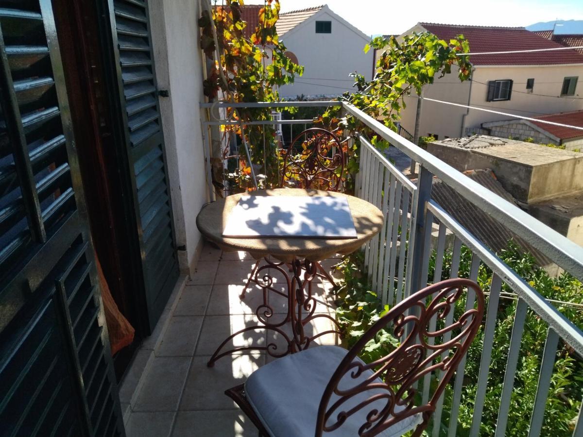 Apartments Maja I Mate Sucuraj Exterior photo