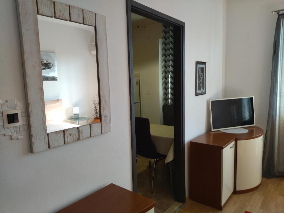 Apartments Maja I Mate Sucuraj Exterior photo